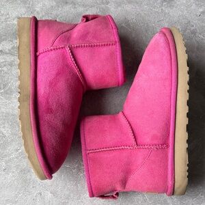 UGG classic Bright Pink Suede Mini II Boots size 7